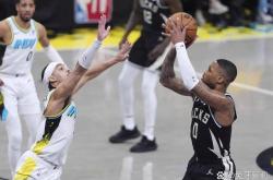 开云官网-雄鹿大胜尼克斯，字母哥发挥出色