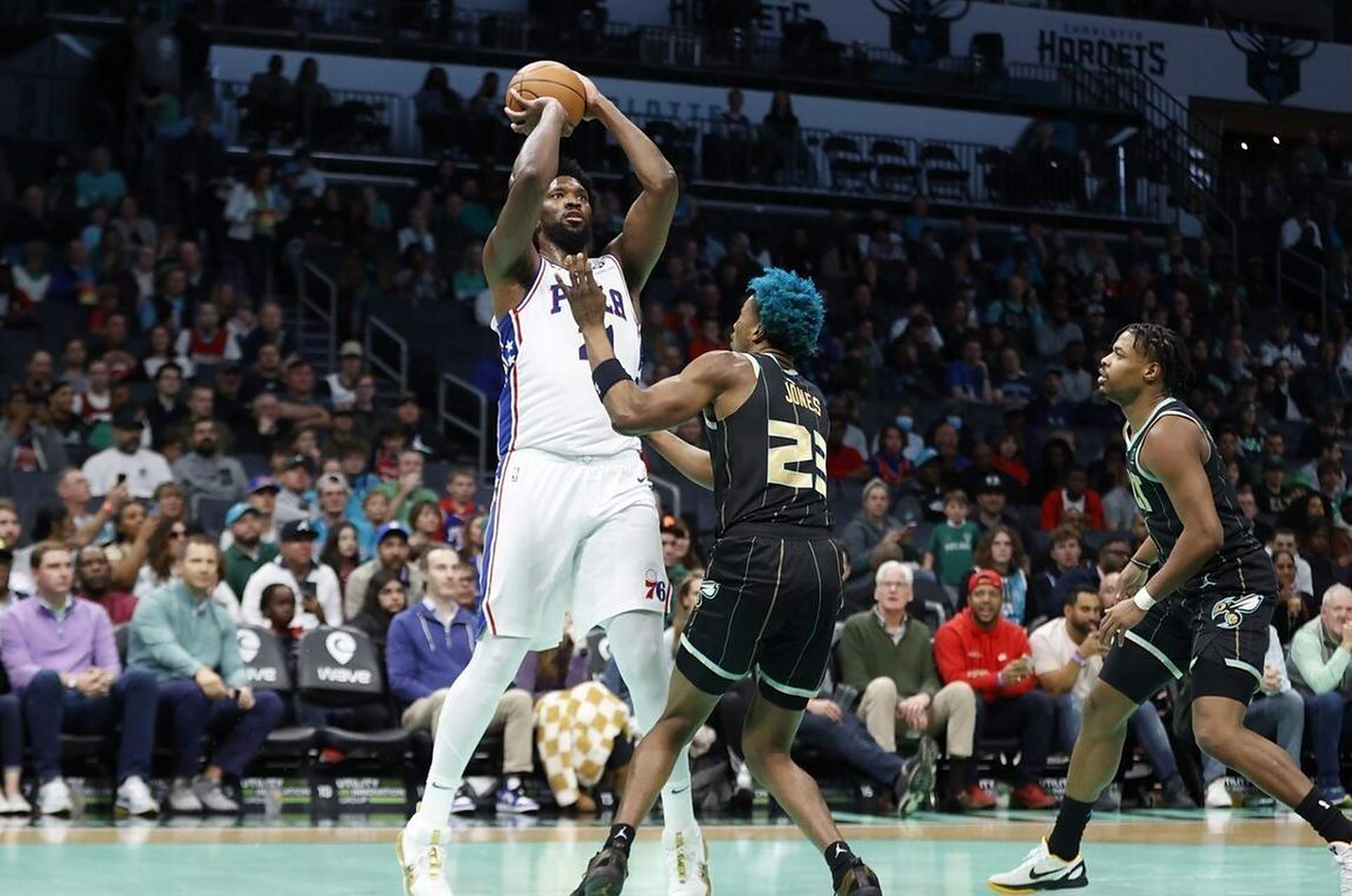 步行者客场大胜黄蜂,迎来两连胜! 步行者客场大胜黄蜂,迎来两连胜!