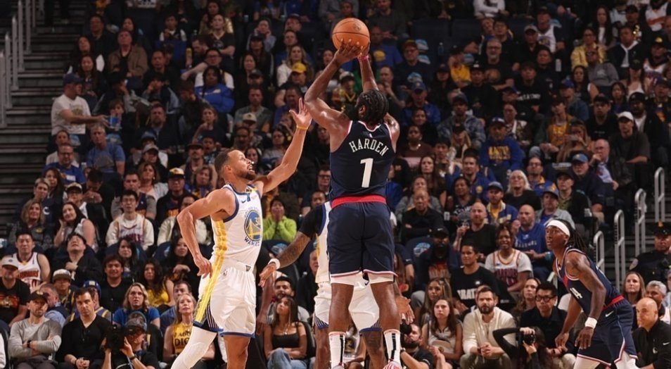 火箭与勇士激战,哈登暴扣制胜的简单介绍 火箭与勇士激战,哈登暴扣制胜的简单介绍