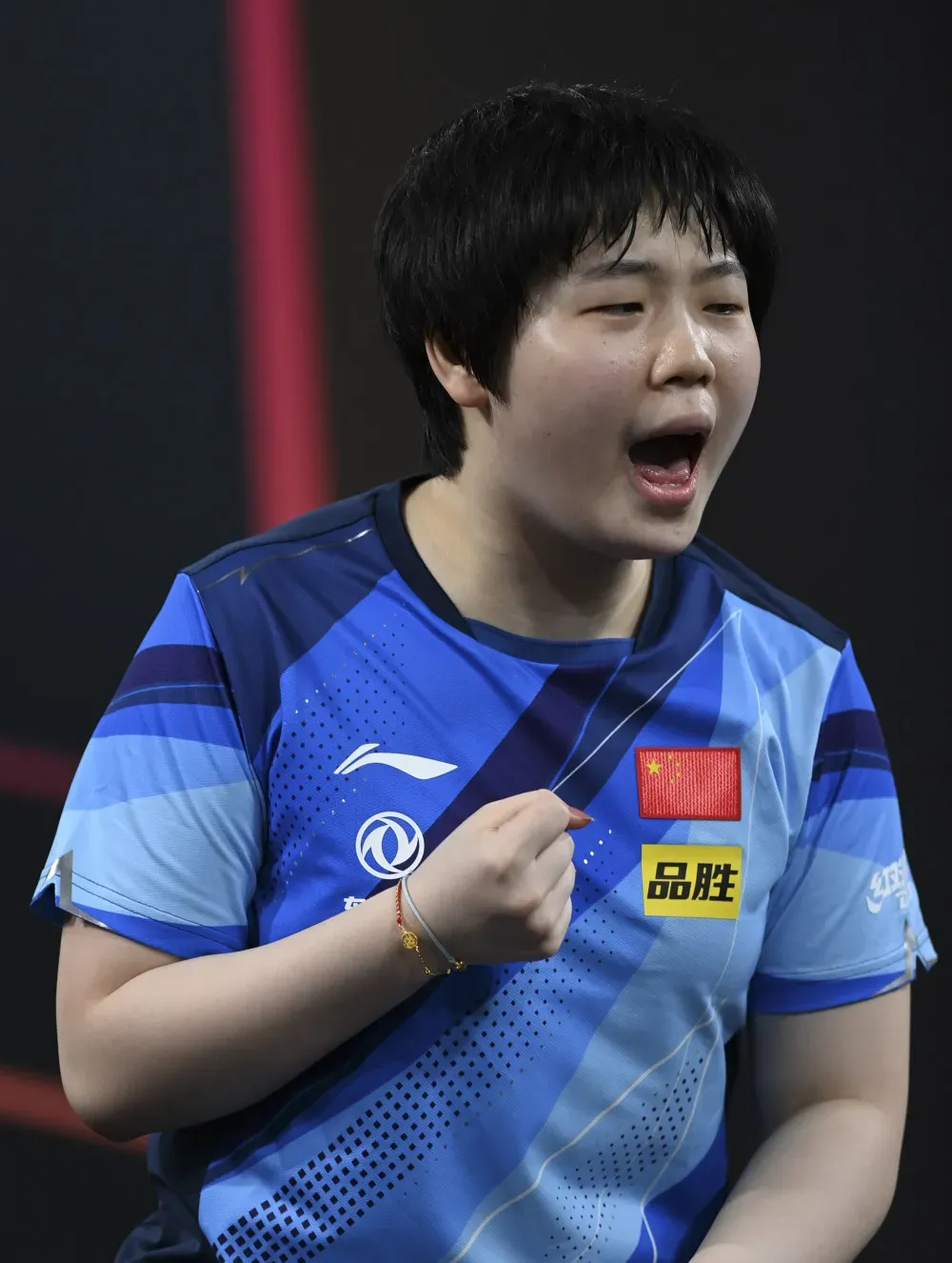 赛场上的新星女队队员斩获三球成焦点的简单介绍