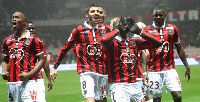 包含强强对决两队实力均衡的精彩竞逐的词条