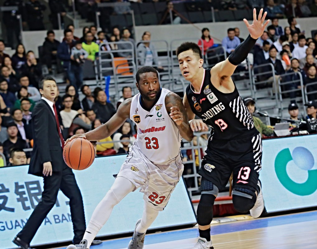 江苏男篮输球,全队集中备战 江苏男篮输球,全队集中备战