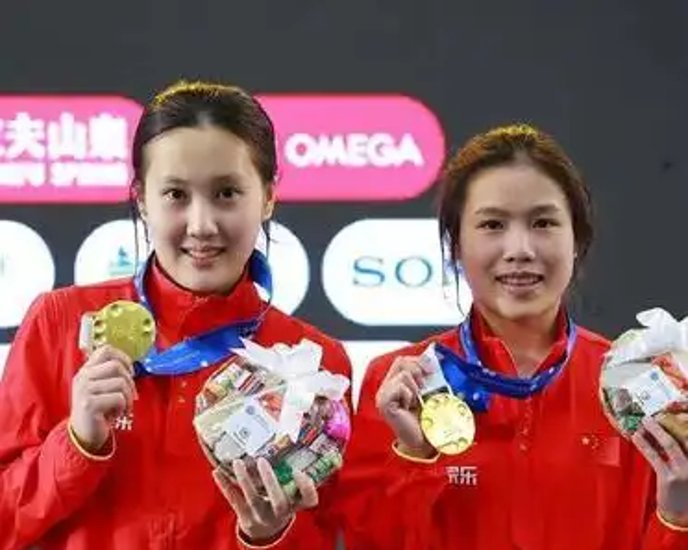 墨西哥游泳选手再登领奖台，冲刺成功