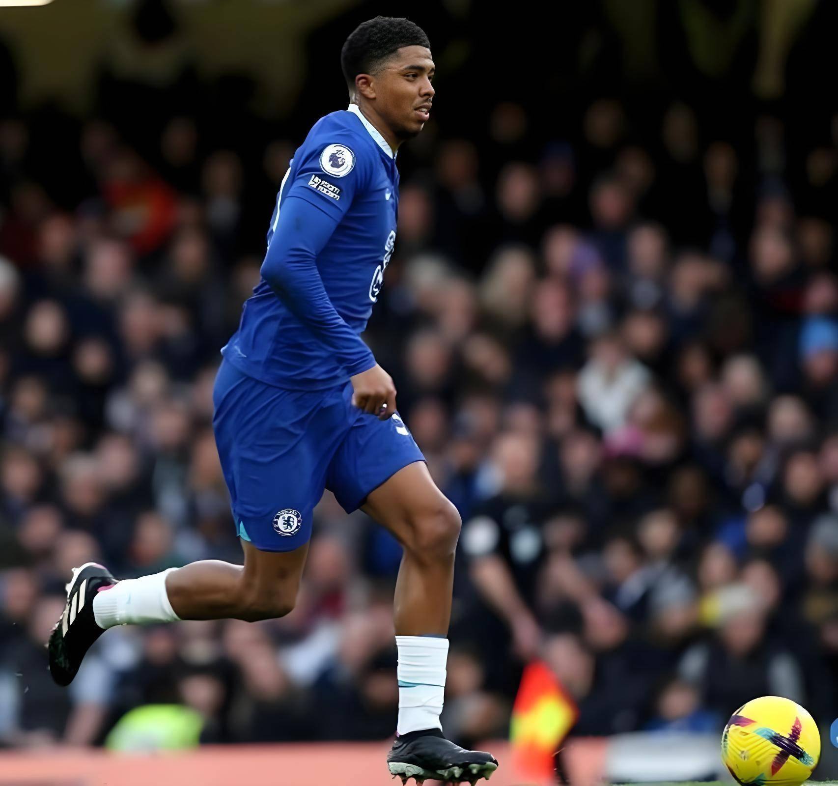 切尔西防线崩溃,球迷呼吁重建防守体系! 切尔西防线崩溃,球迷呼吁重建防守体系!