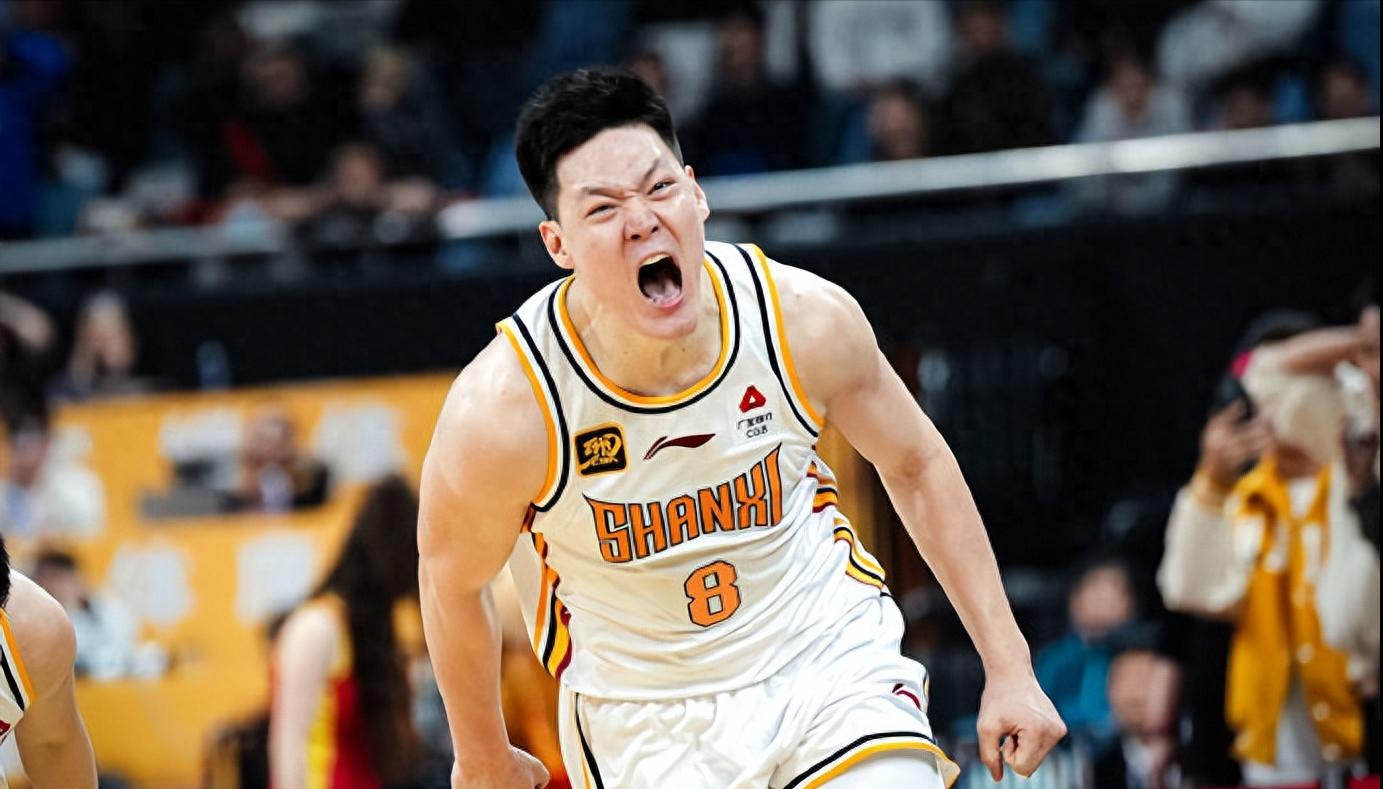 球员个人突破技术超群,带领球队胜出 球员个人突破技术超群,带领球队胜出