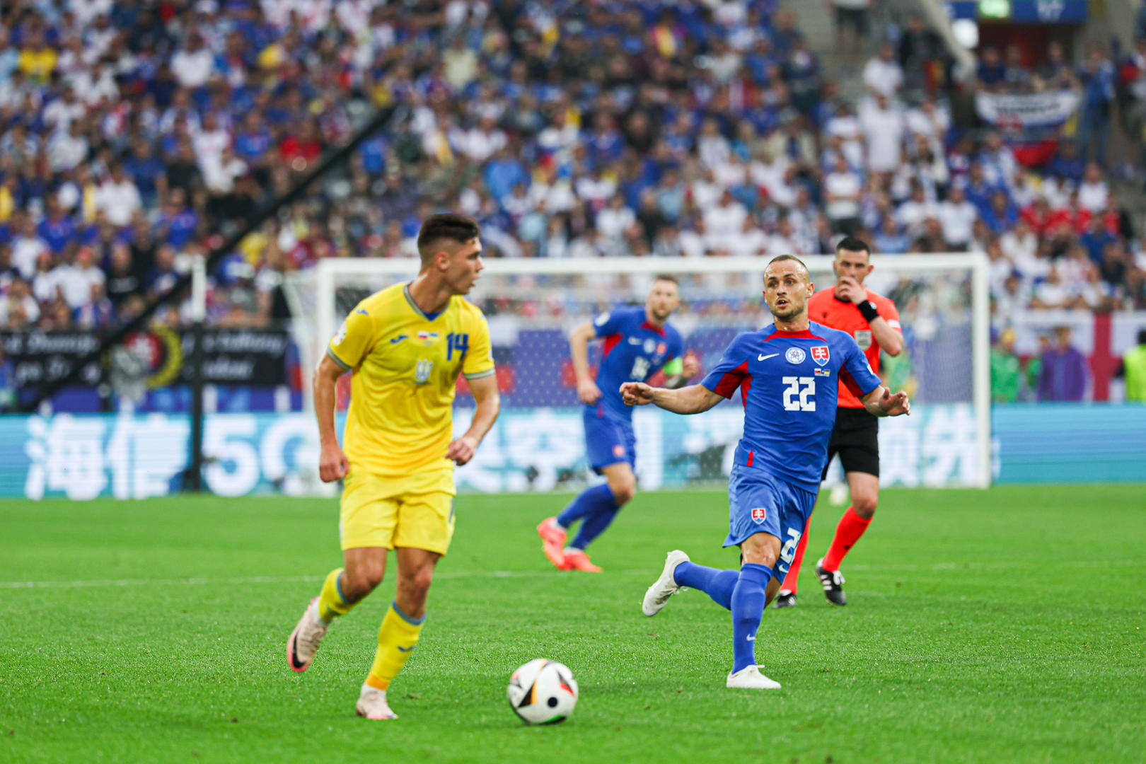 乌克兰队逆转胜利,晋级欧锦赛半决赛 乌克兰队逆转胜利,晋级欧锦赛半决赛