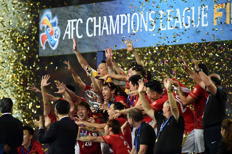 包含广州恒大惨败诸暨出局，球迷怒呼失望的词条