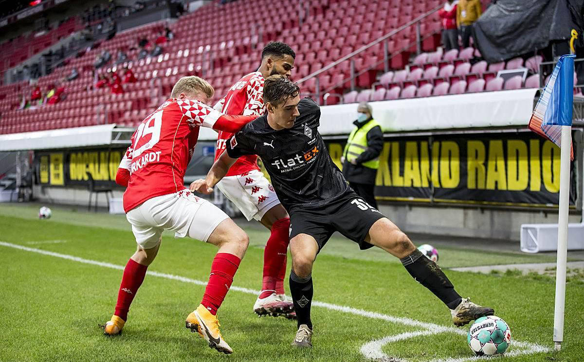 不来梅主场击败美因茨，豪取三分保持领先的简单介绍