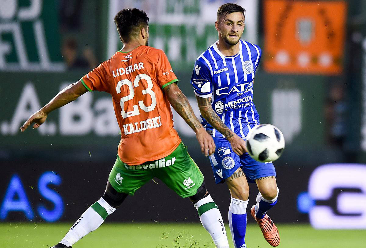 阿贾克斯客场比分惨败，无缘下一轮