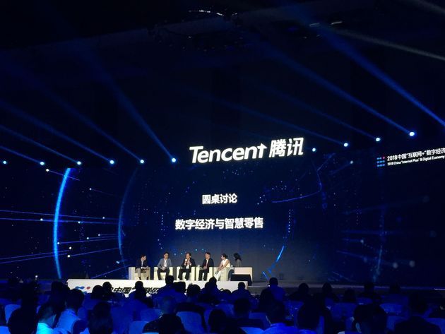 包含篮球世界巨头云集，赛事即将开启的词条