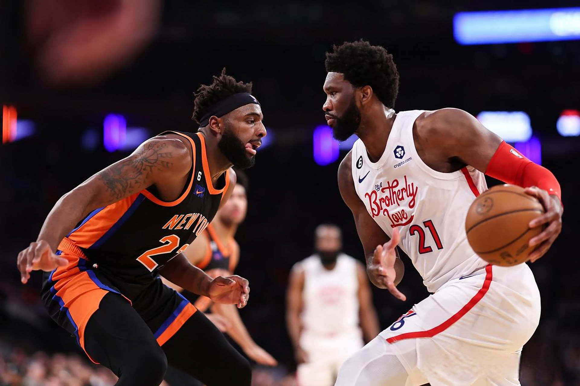 76人大胜尼克斯，轻松取胜