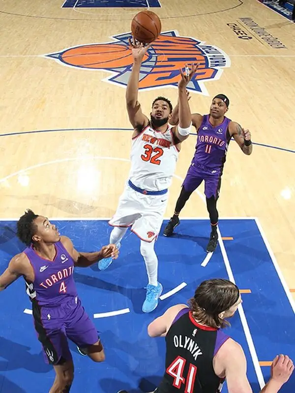 76人大胜尼克斯，轻松取胜