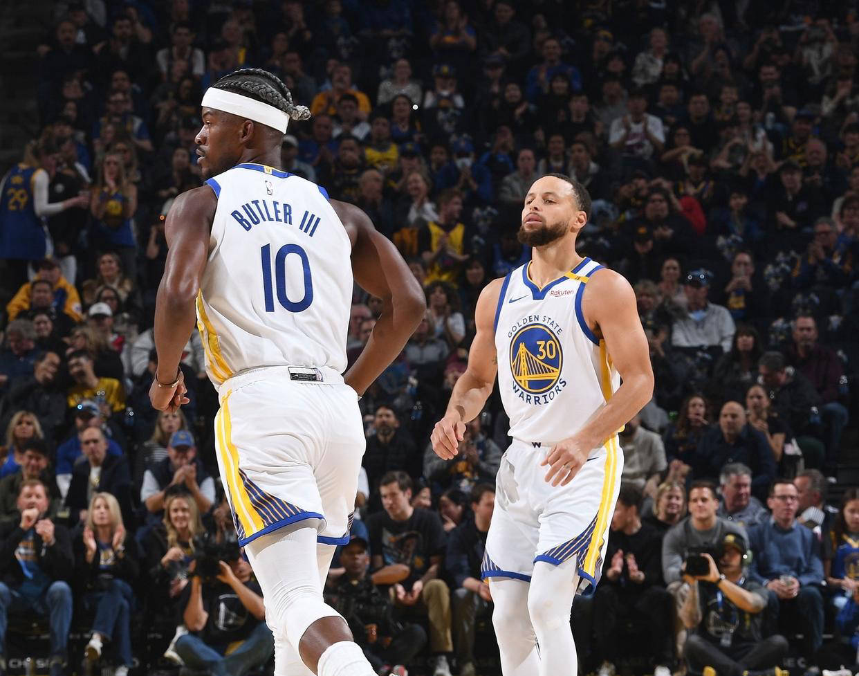 勇士遭遇阵容困难，库里暂缺联赛观望