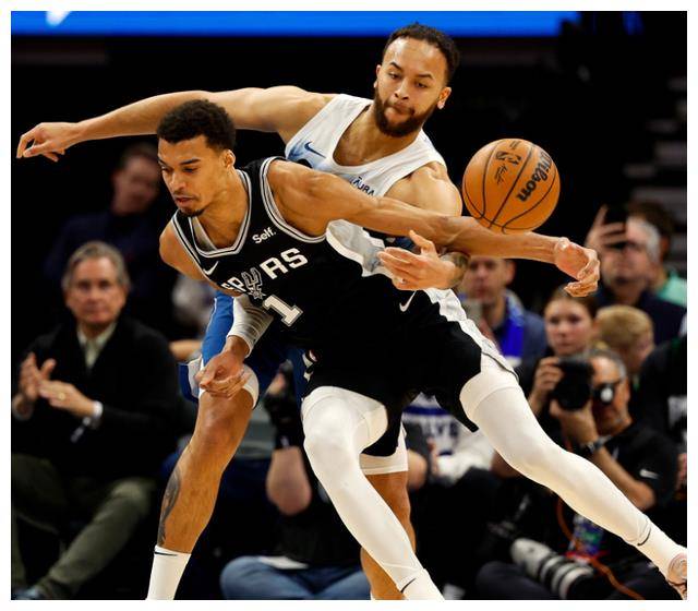 马刺血洗澳大利亚男篮，戈贝尔统治全场