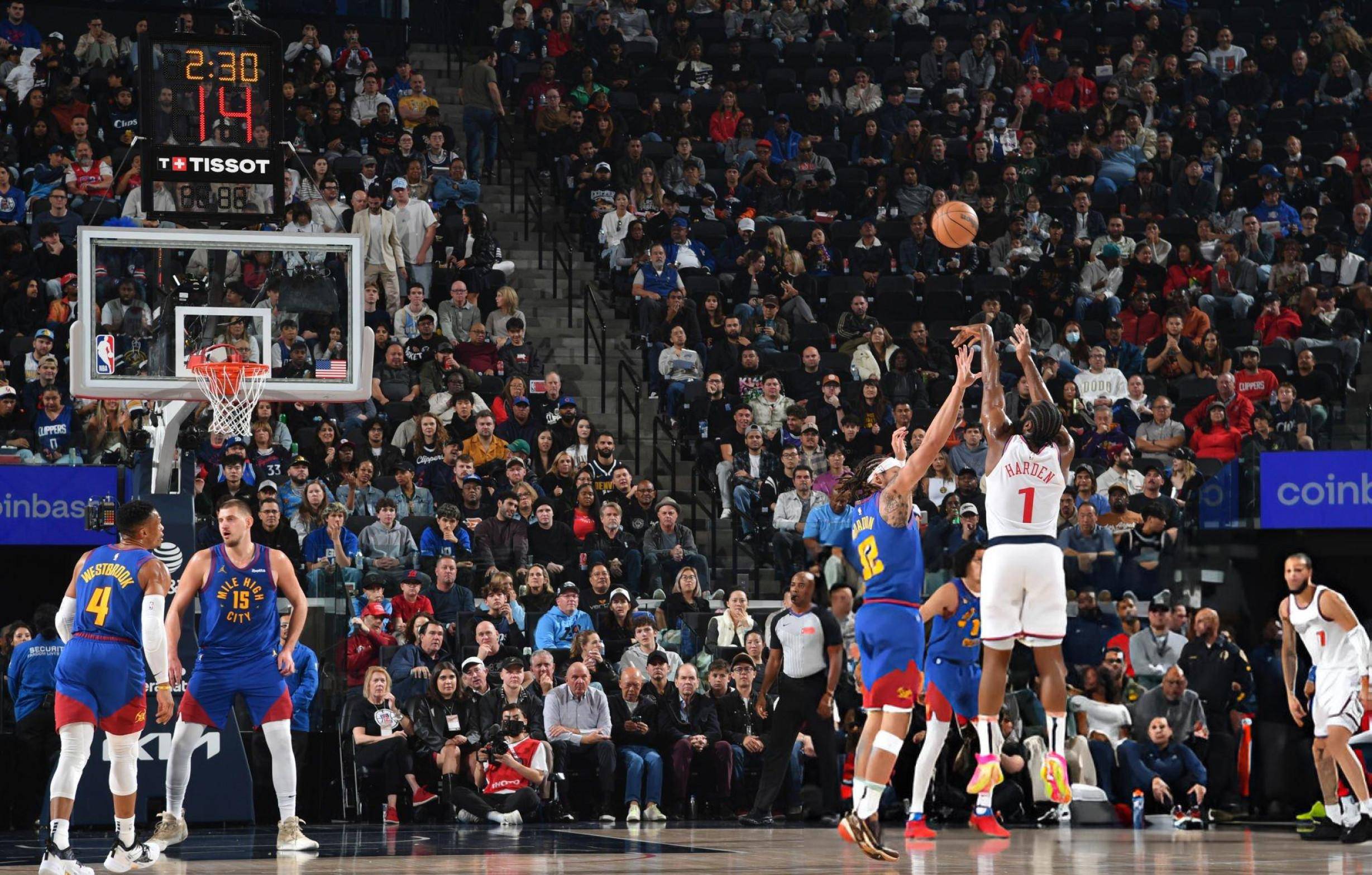 火箭力克尼克斯，哈登轰下41分