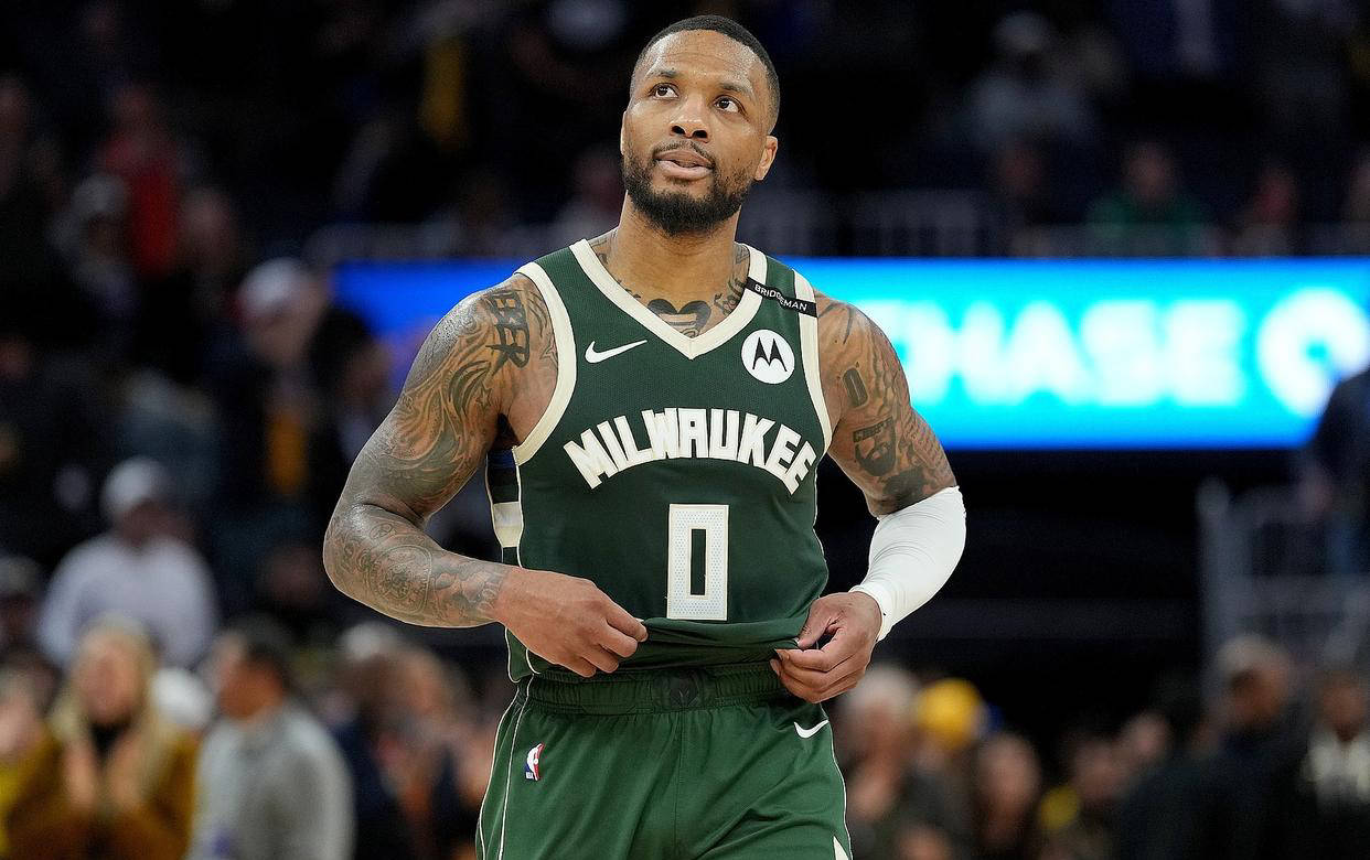 雄鹿吞下连败苦果:后卫表现低迷 雄鹿吞下连败苦果:后卫表现低迷