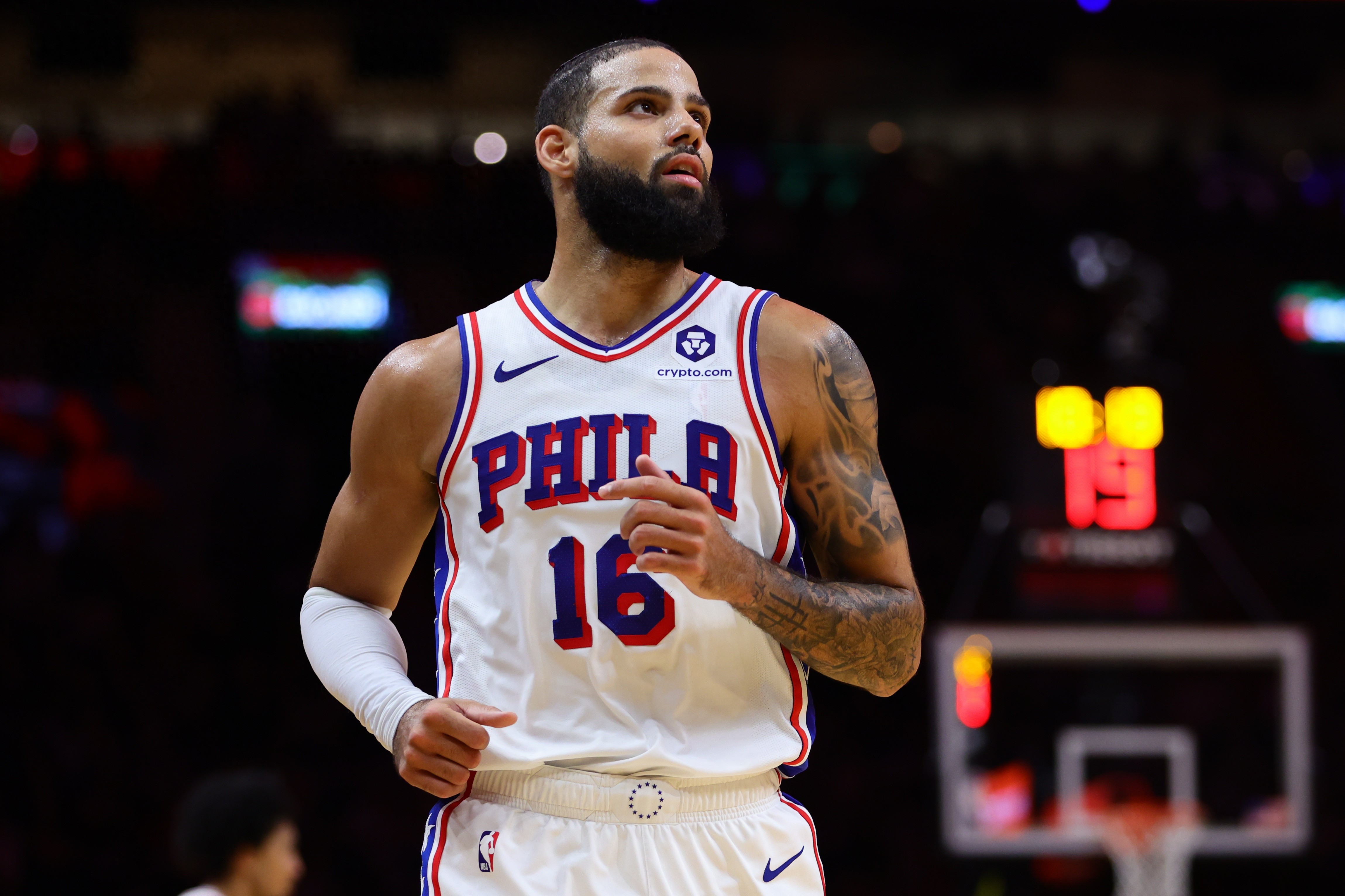 勇士逆转76人，霸气依旧