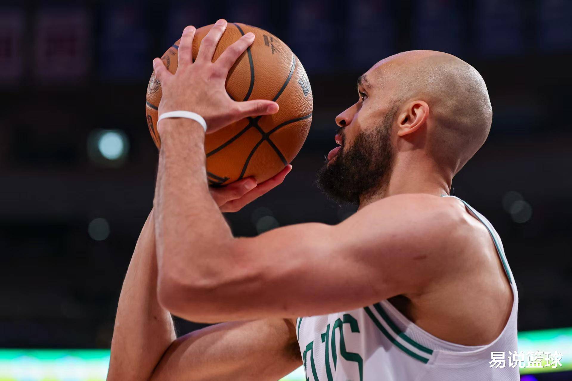 凯尔特人胜魔术，布朗终结对手连胜