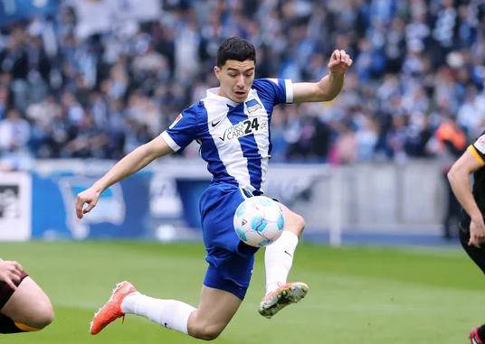 包含柏林赫塔客场告负，保级形势雪上加霜与云达不莱梅捉对厮杀的词条