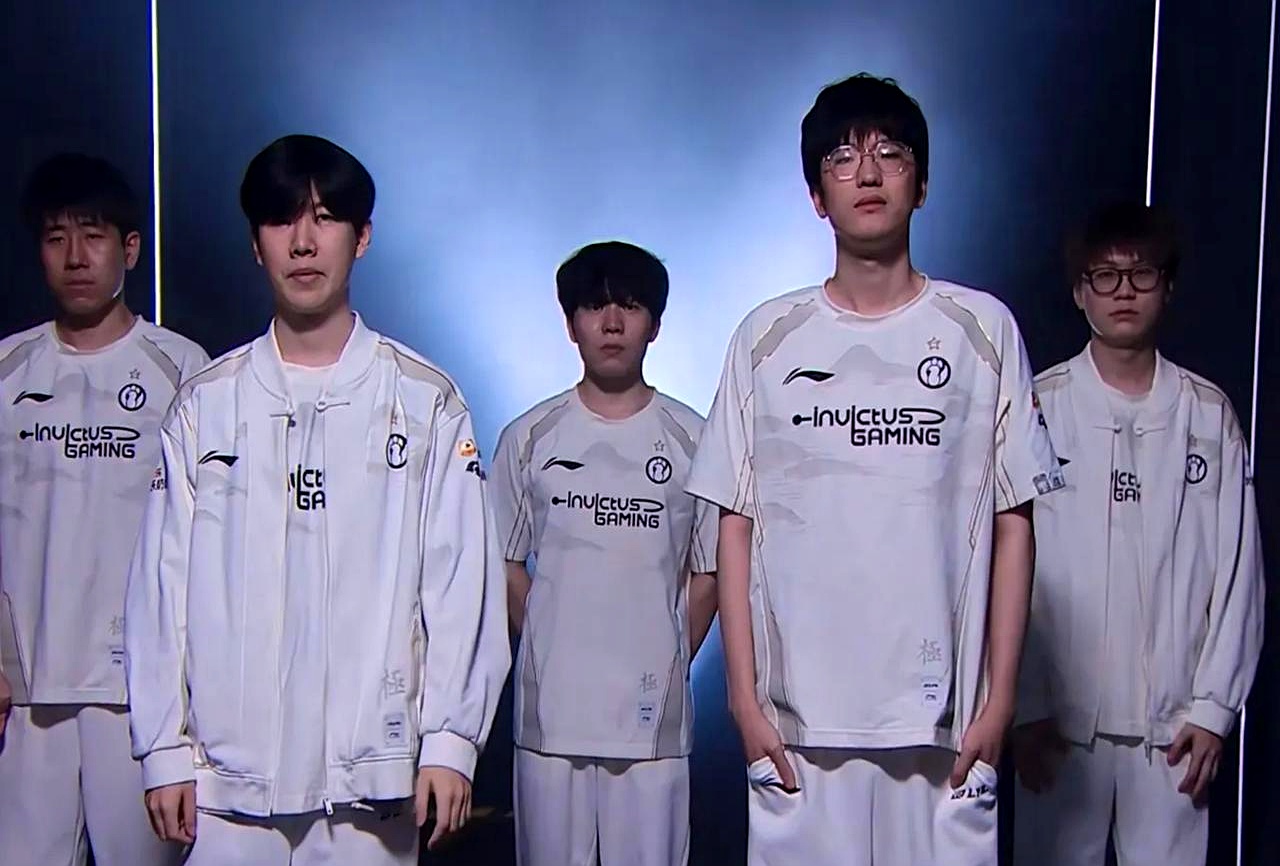 包含G2碾压LGD，Scout团战一打五激烈交锋四强赛，技惊四座的词条